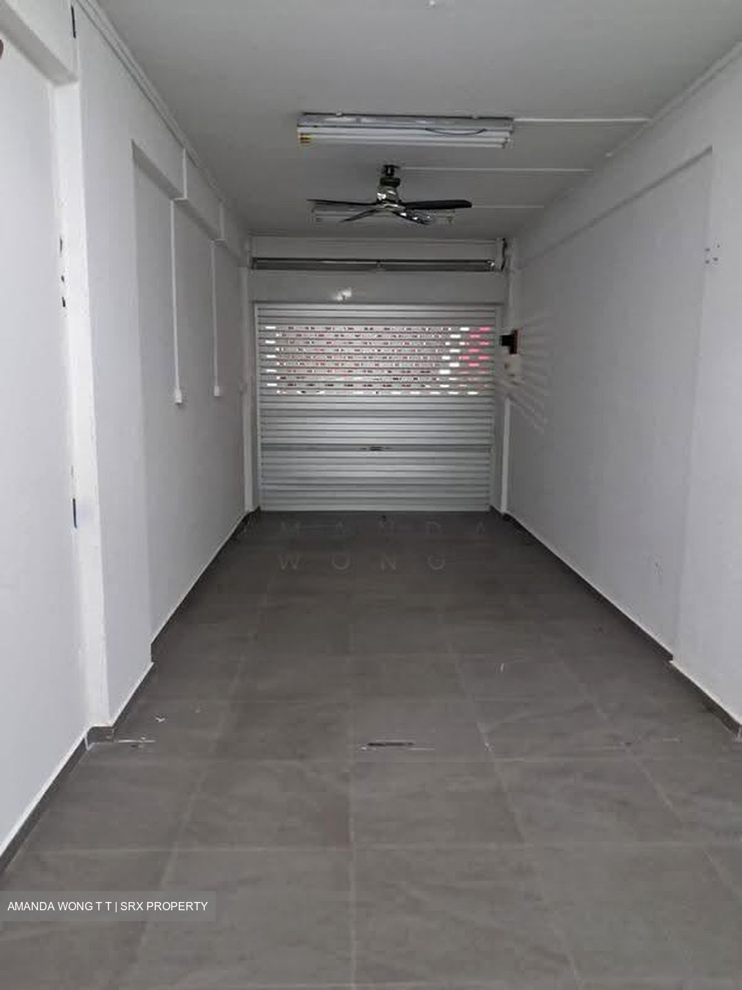 Circuit Road (D13), Retail #627360311